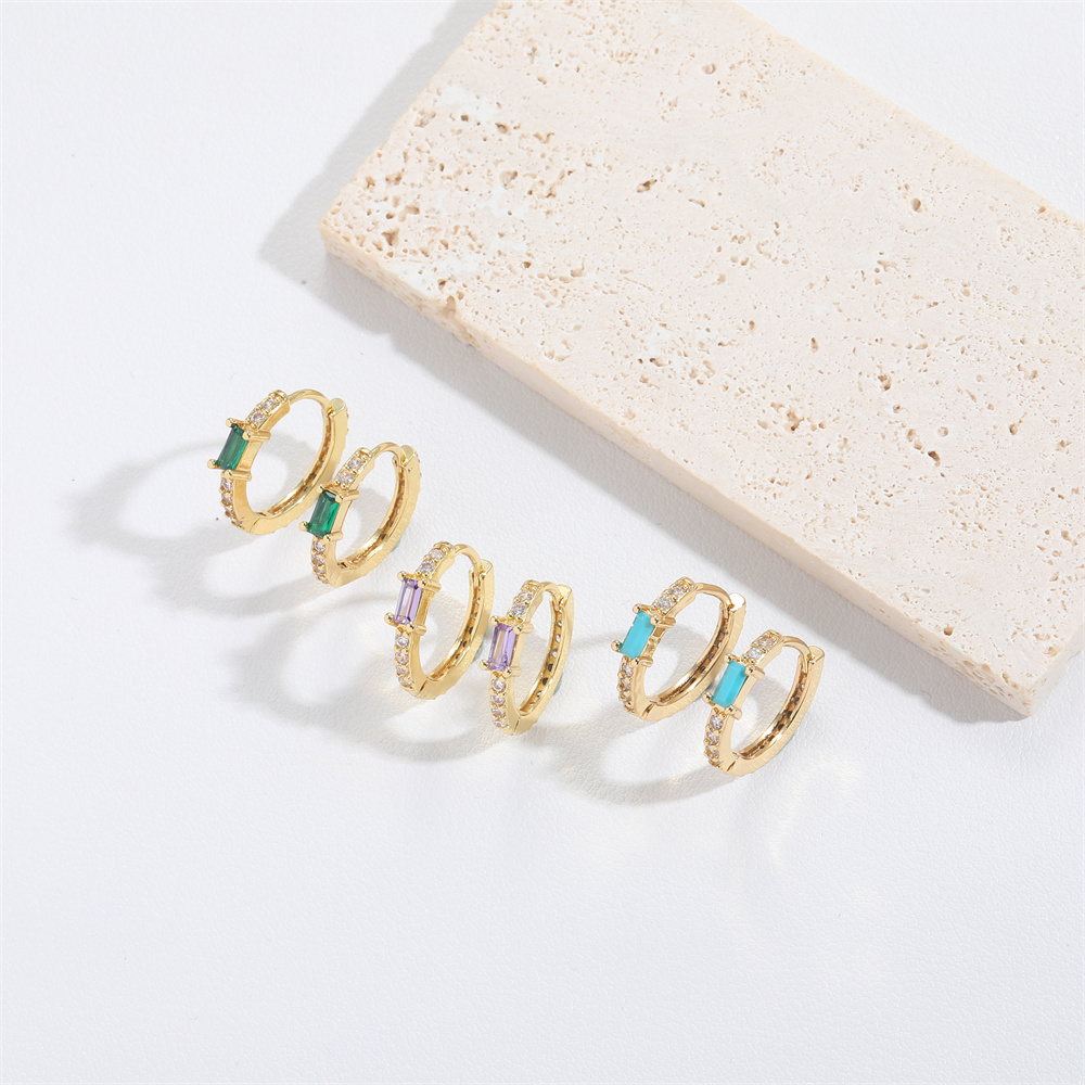 1 Pair Vintage Style Simple Style Commute Round Inlay Copper Zircon Hoop Earrings display picture 10
