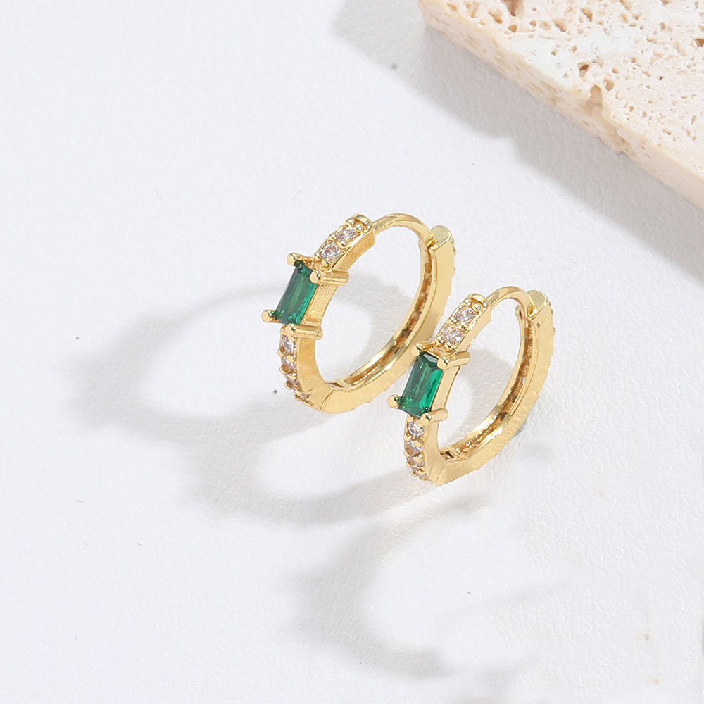 1 Pair Vintage Style Simple Style Commute Round Inlay Copper Zircon Hoop Earrings display picture 3