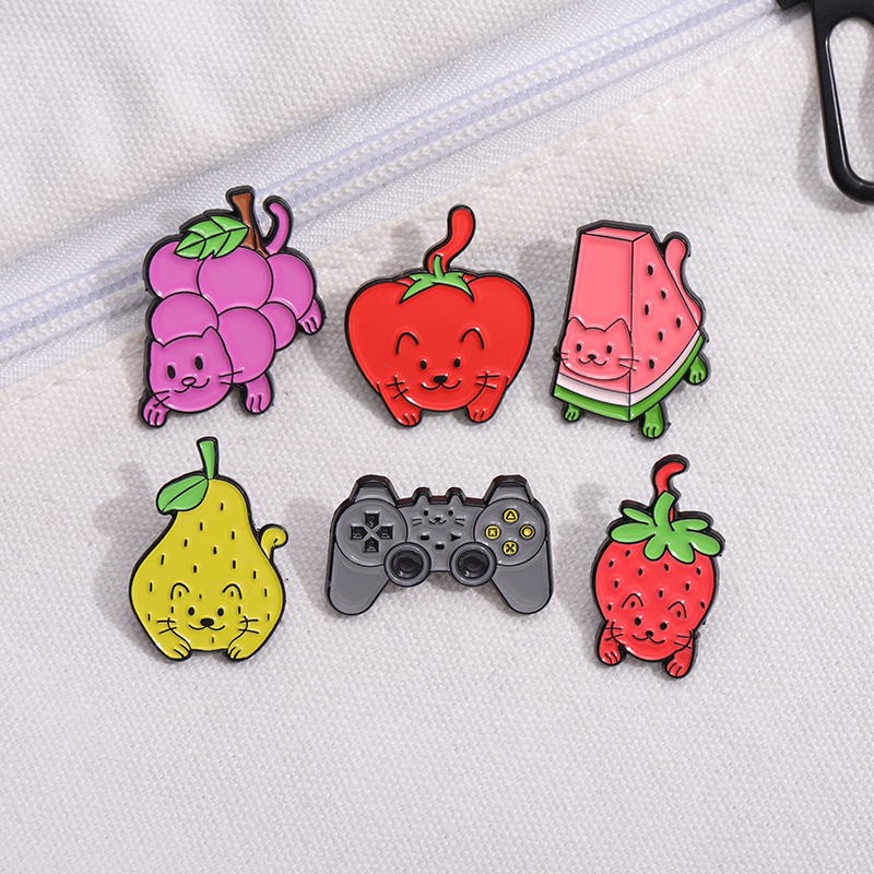 Cartoon Style Cute Fruit Alloy Stamping Stoving Varnish Women's Brooches display picture 4