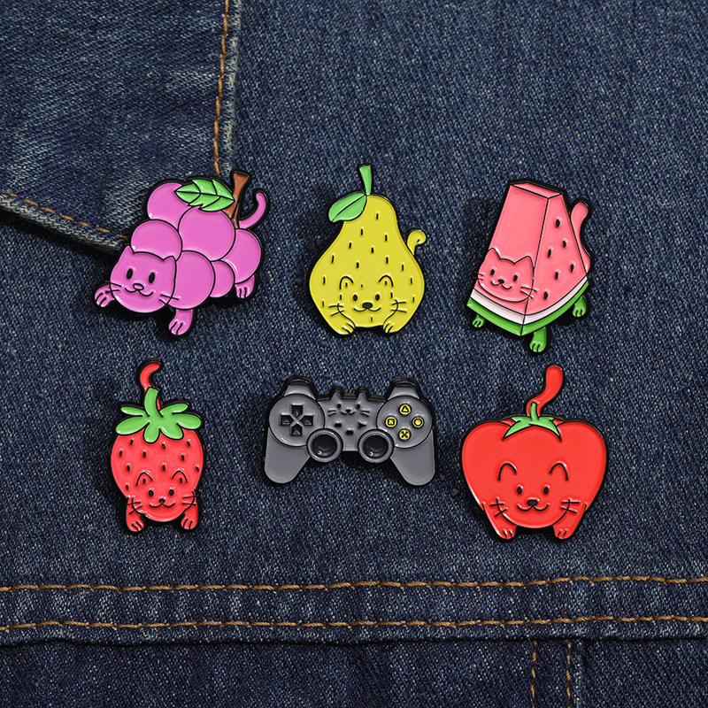 Cartoon Style Cute Fruit Alloy Stamping Stoving Varnish Women's Brooches display picture 3
