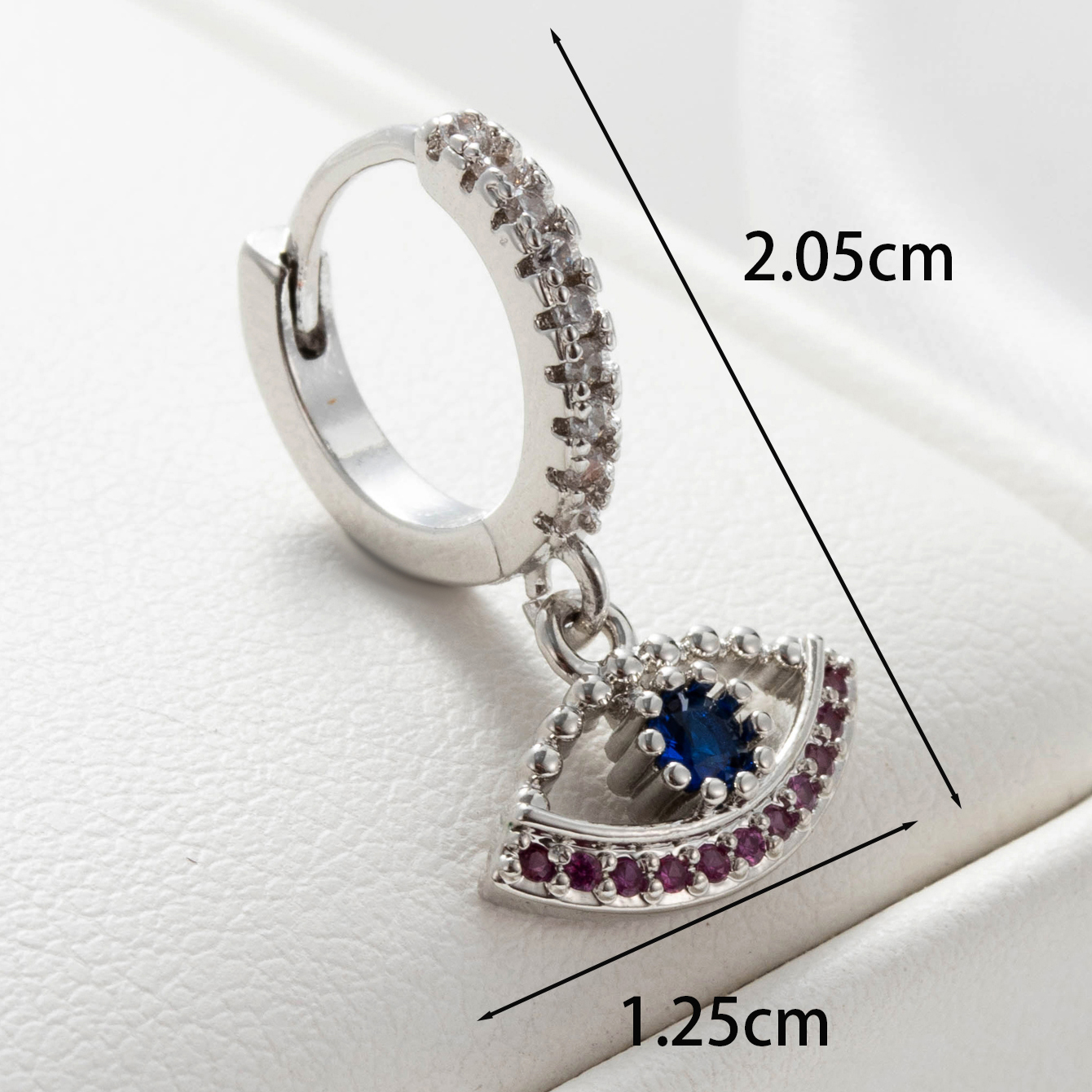 1 Piece Casual Simple Style Lips Devil's Eye Hippocampus Inlay Copper Zircon Earrings display picture 1