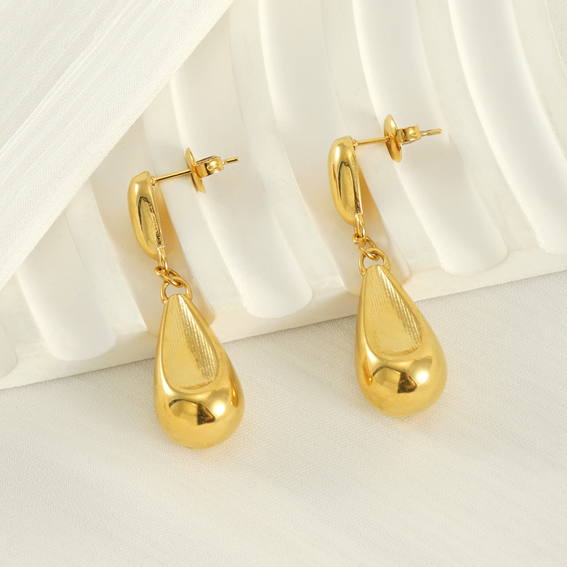 1 Pair Elegant Lady Modern Style Water Droplets Solid Color 304 Stainless Steel Titanium Steel 18K Gold Plated Drop Earrings display picture 5