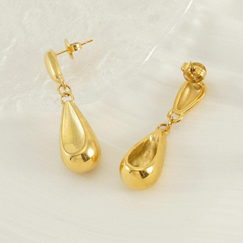 1 Pair Elegant Lady Modern Style Water Droplets Solid Color 304 Stainless Steel Titanium Steel 18K Gold Plated Drop Earrings display picture 6