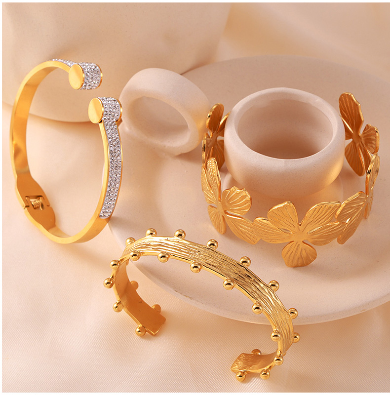 Titanium Steel 18K Gold Plated Basic Modern Style Classic Style Plating Inlay Flower Petal Rhinestones Bangle display picture 5