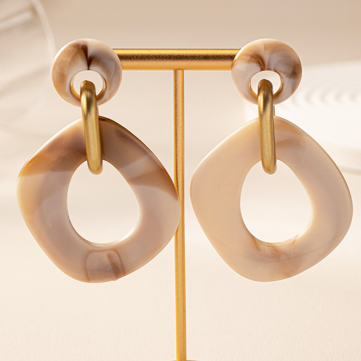 1 Pair Vacation Beach Simple Style Geometric Arylic Drop Earrings display picture 2