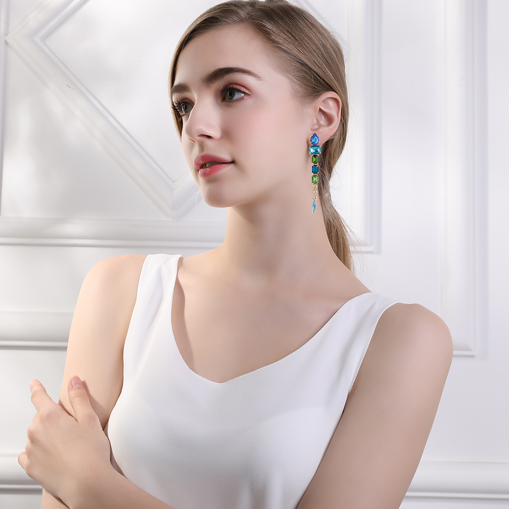 1 Pair Retro Exaggerated Geometric Inlay Zinc Alloy Rhinestones Glass Drop Earrings display picture 12