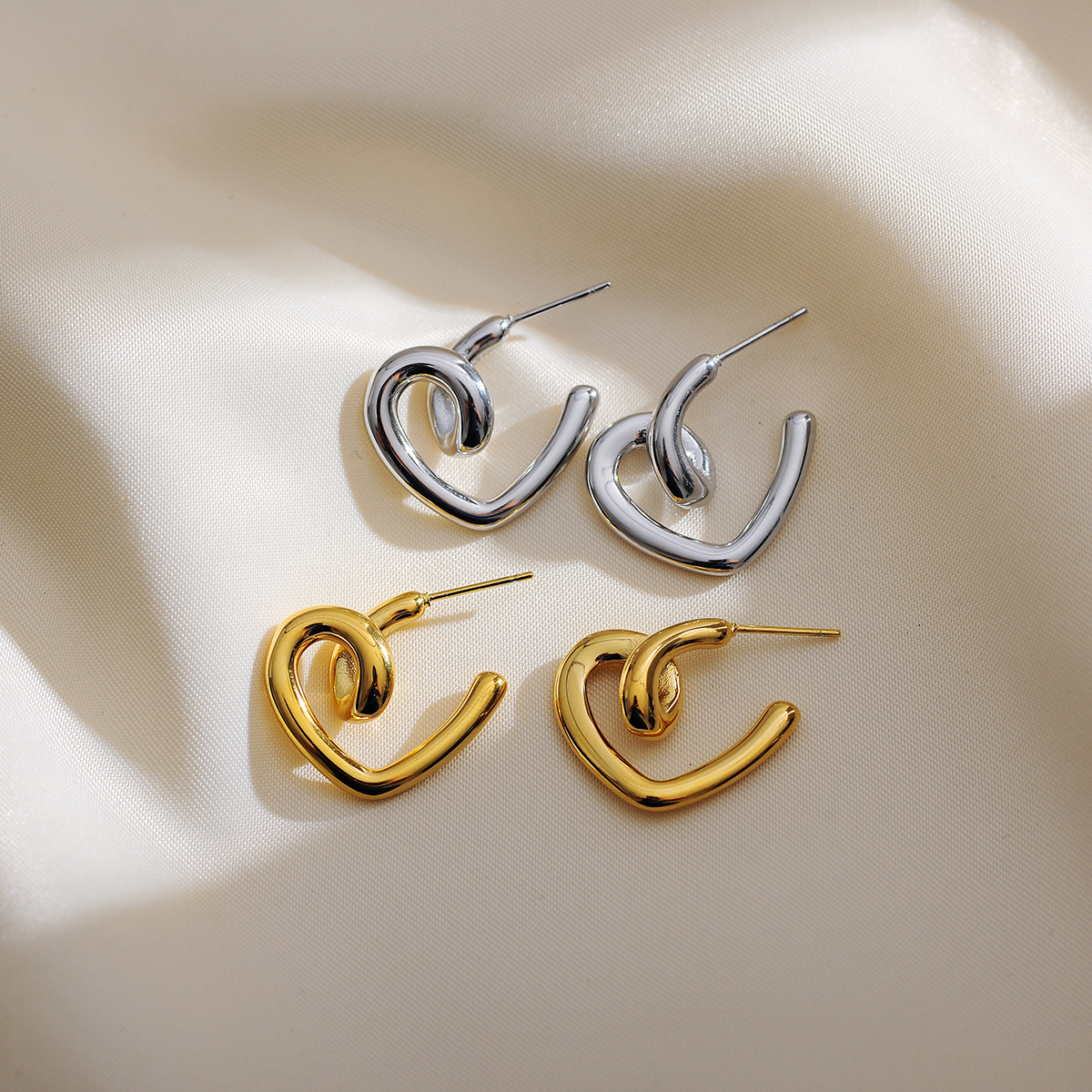 1 Pair Simple Style Classic Style Solid Color Plating 304 Stainless Steel 18K Gold Plated Ear Studs display picture 4