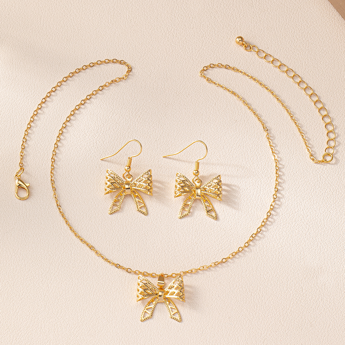 Exaggerated Simple Style Commute Shamrock Star Bow Knot Alloy Wholesale Earrings Necklace Jewelry Set display picture 13