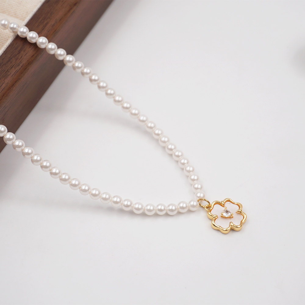 Vintage Style Simple Style Flower Imitation Pearl Copper Inlay Shell Zircon Gold Plated Women's Pendant Necklace display picture 6