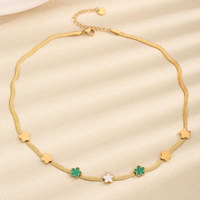 Titanium Steel 18K Gold Plated Basic Modern Style Classic Style Inlay Flower Acrylic Necklace display picture 3