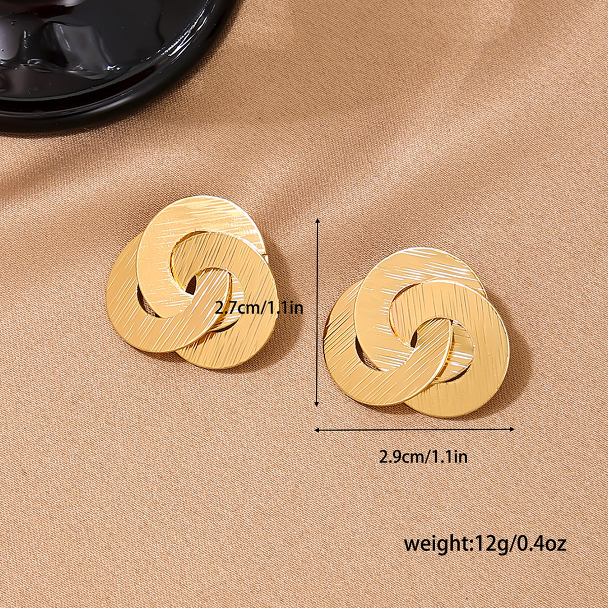 1 Pair Simple Style Classic Style Commute Solid Color Alloy Ear Studs display picture 5