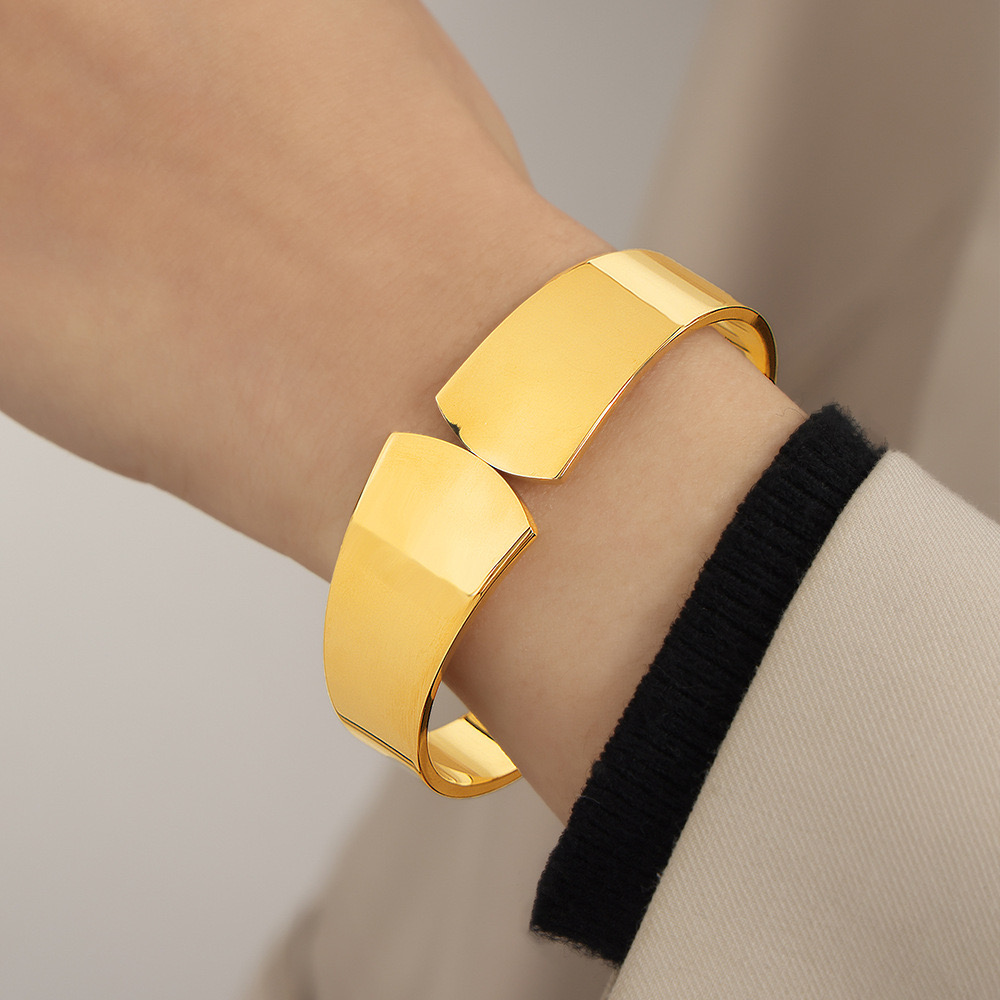 Acier Inoxydable 304 Plaqué Or 18K De Base Style Moderne Style Classique Placage Couleur Unie Bracelet display picture 1