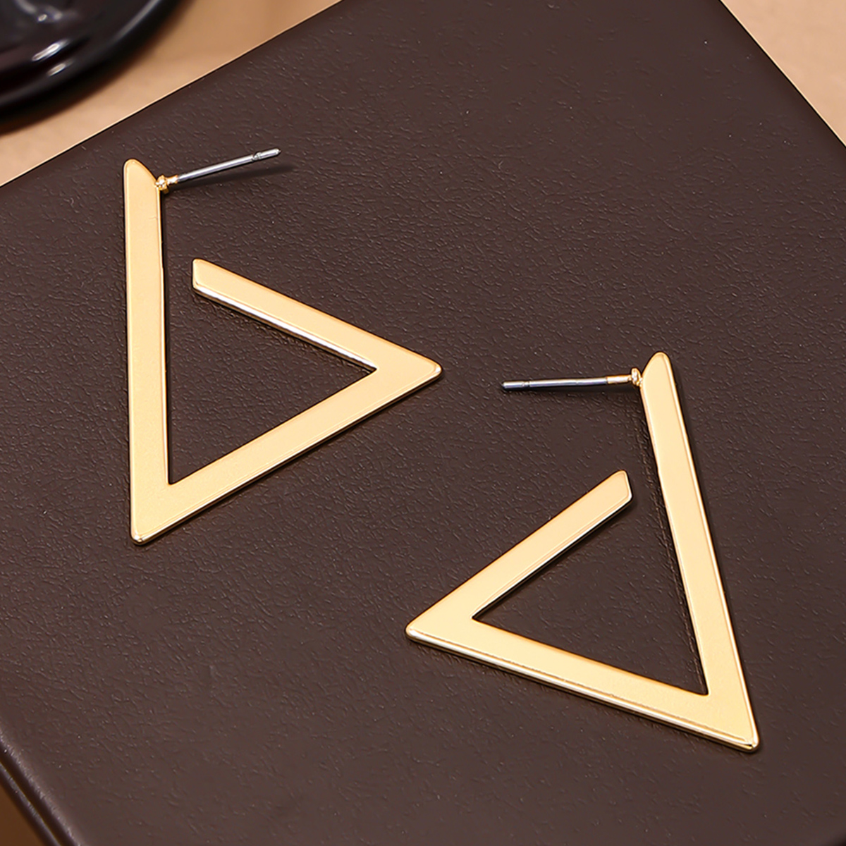 1 Pair Basic Simple Style Triangle Alloy Drop Earrings display picture 1