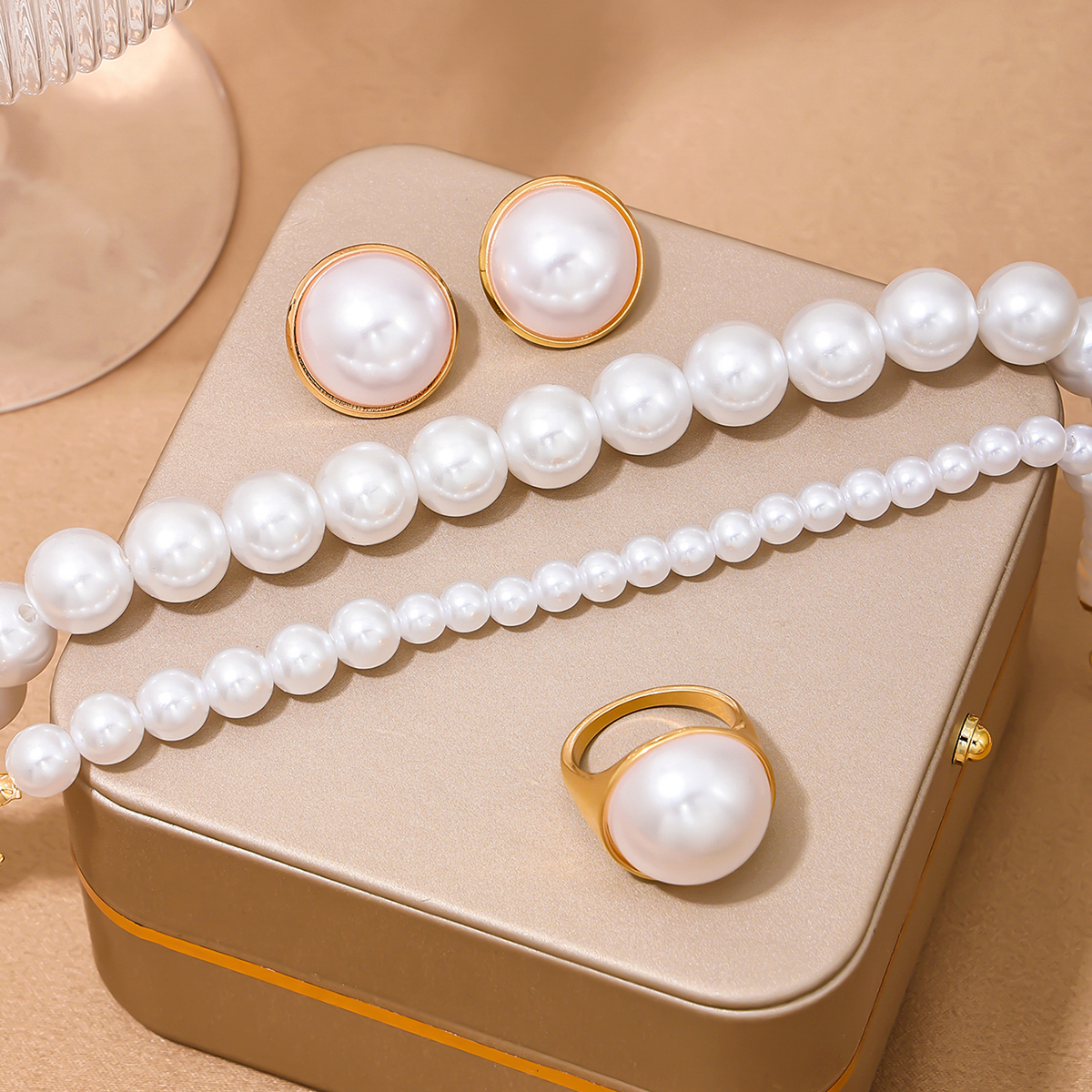 Simple Style Classic Style Round Artificial Pearls Alloy Plastic Wholesale Jewelry Set display picture 2