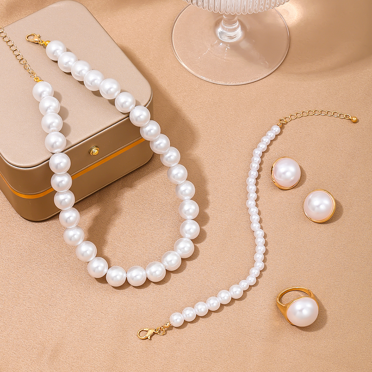 Simple Style Classic Style Round Artificial Pearls Alloy Plastic Wholesale Jewelry Set display picture 4
