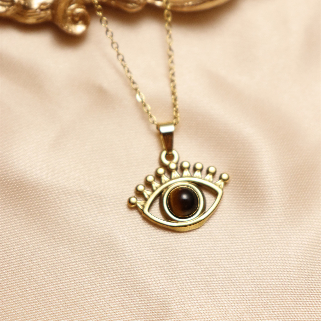 304 Stainless Steel 18K Gold Plated IG Style Inlay Devil's Eye Palm Natural Stone Pendant Necklace display picture 6