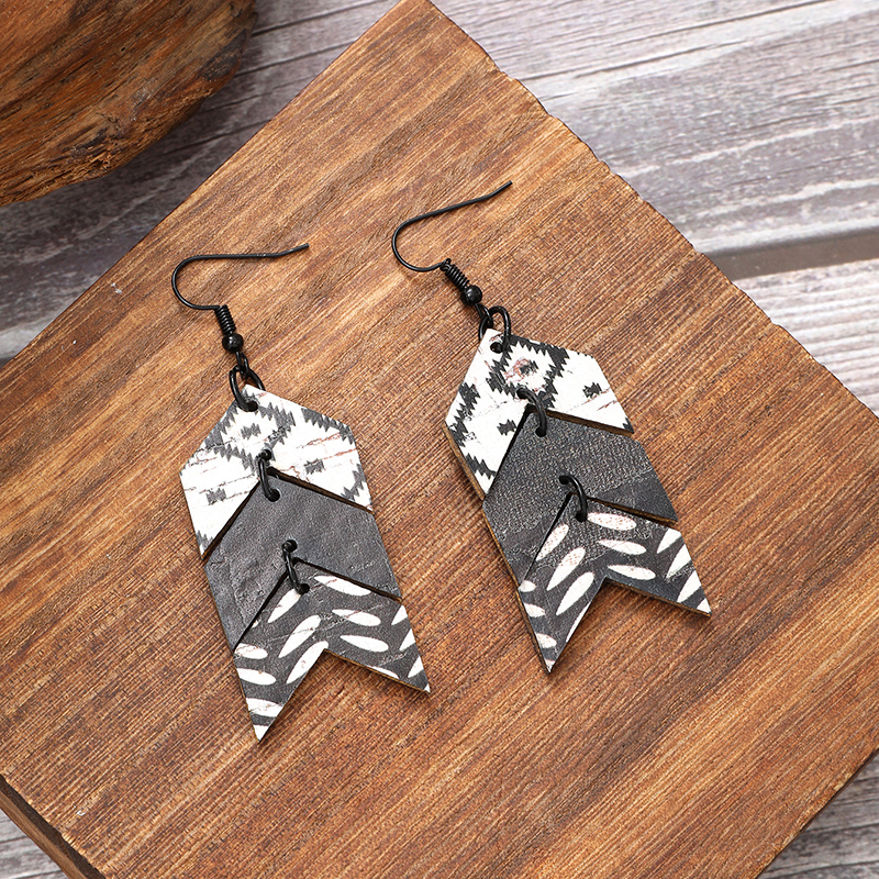 1 Pair Vintage Style Ethnic Style Geometric Patchwork Wood Drop Earrings display picture 2