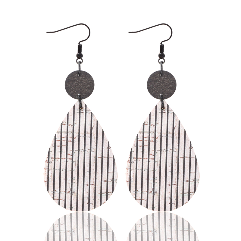 1 Pair Casual Vintage Style Ethnic Style Geometric Wood Drop Earrings display picture 3