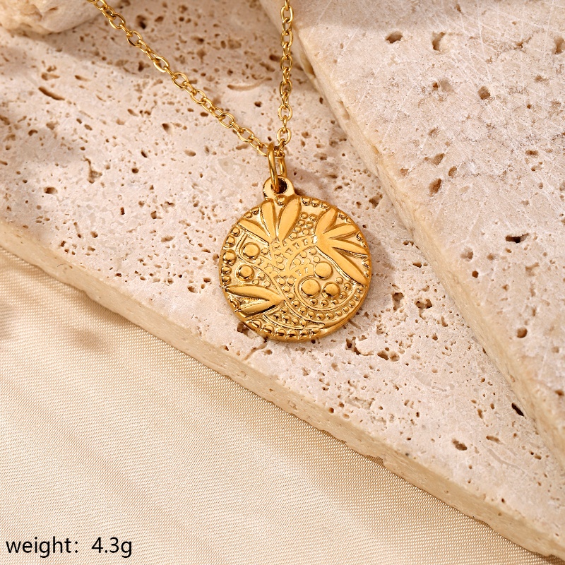 304 Stainless Steel 18K Gold Plated Hawaiian Marine Style Beach Plating Animal Moon Butterfly Pendant Necklace display picture 10