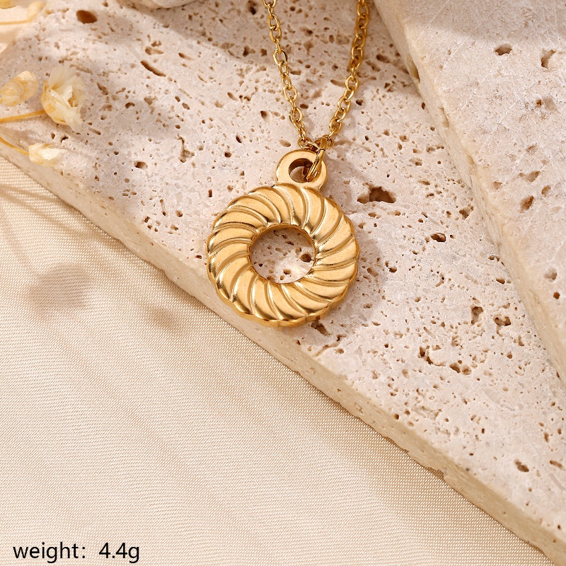 304 Stainless Steel 18K Gold Plated Hawaiian Marine Style Beach Plating Animal Moon Butterfly Pendant Necklace display picture 9