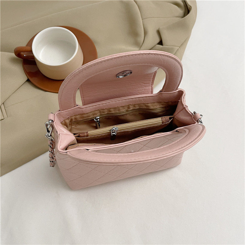 Women's Pu Leather Lingge Classic Style Sewing Thread Flip Cover Handbag display picture 8