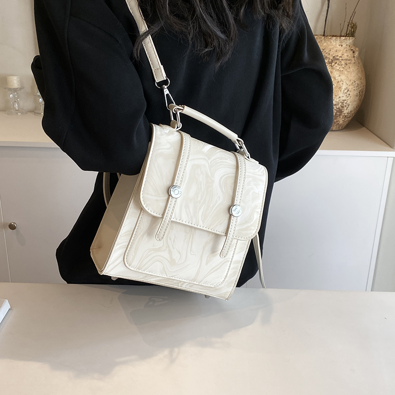 Einheitsgröße Wasserdicht 11 Zoll Einfarbig Reisen Straße Rucksack Für Damen display picture 9