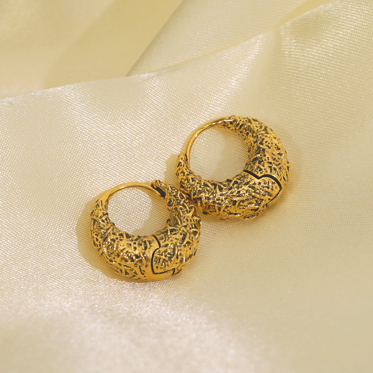 1 Pair Elegant Lady Streetwear Geometric Copper 14K Gold Plated Hoop Earrings display picture 2