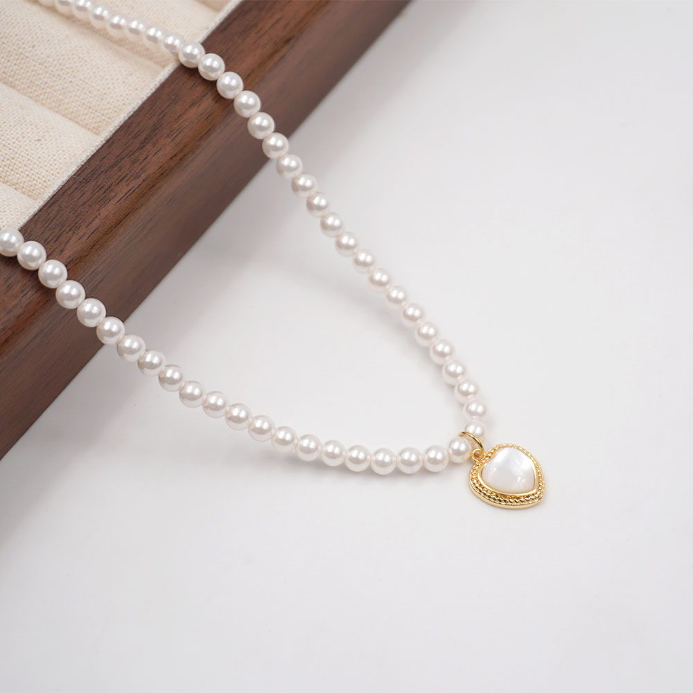 Elegant Glam Vintage Style Heart Shape Imitation Pearl Titanium Steel Copper Handmade Shell Gold Plated Women's Pendant Necklace display picture 8