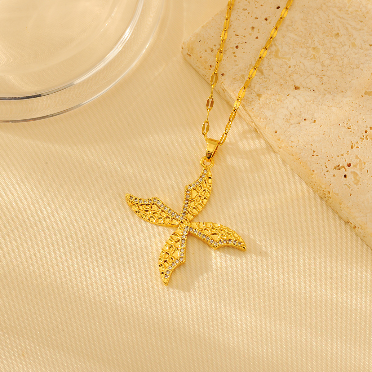 Wholesale Simple Style Classic Style Starfish Copper Plating Inlay 18K Gold Plated Zircon Pendant Necklace display picture 4