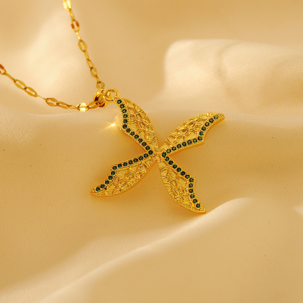 Wholesale Simple Style Classic Style Starfish Copper Plating Inlay 18K Gold Plated Zircon Pendant Necklace display picture 6