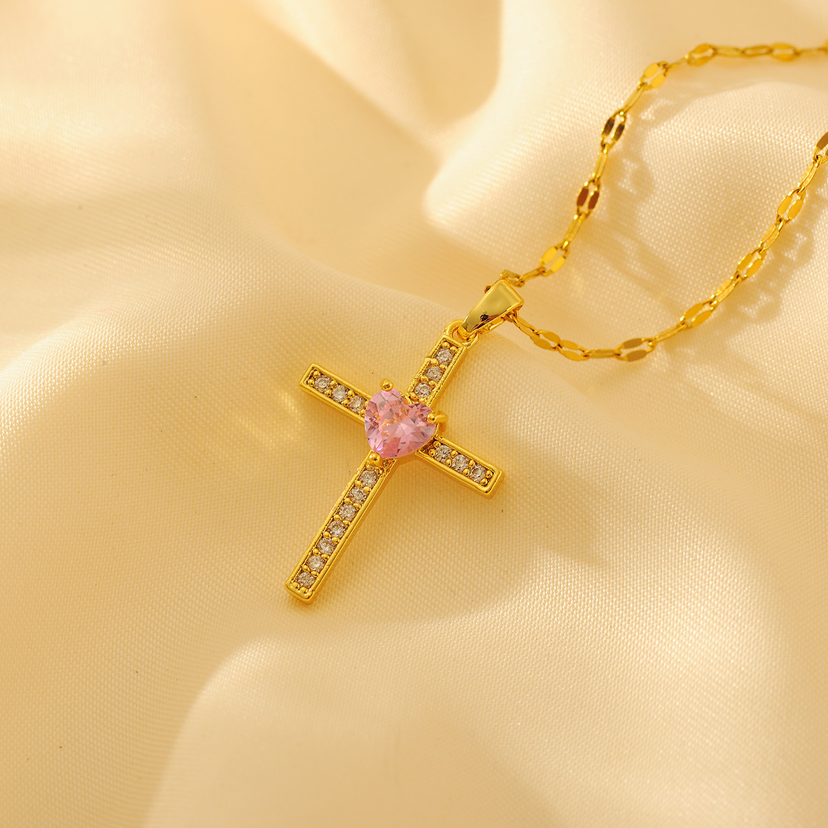 Wholesale Shiny Cross Copper Plating Inlay 18K Gold Plated Crystal Pendant Necklace display picture 3