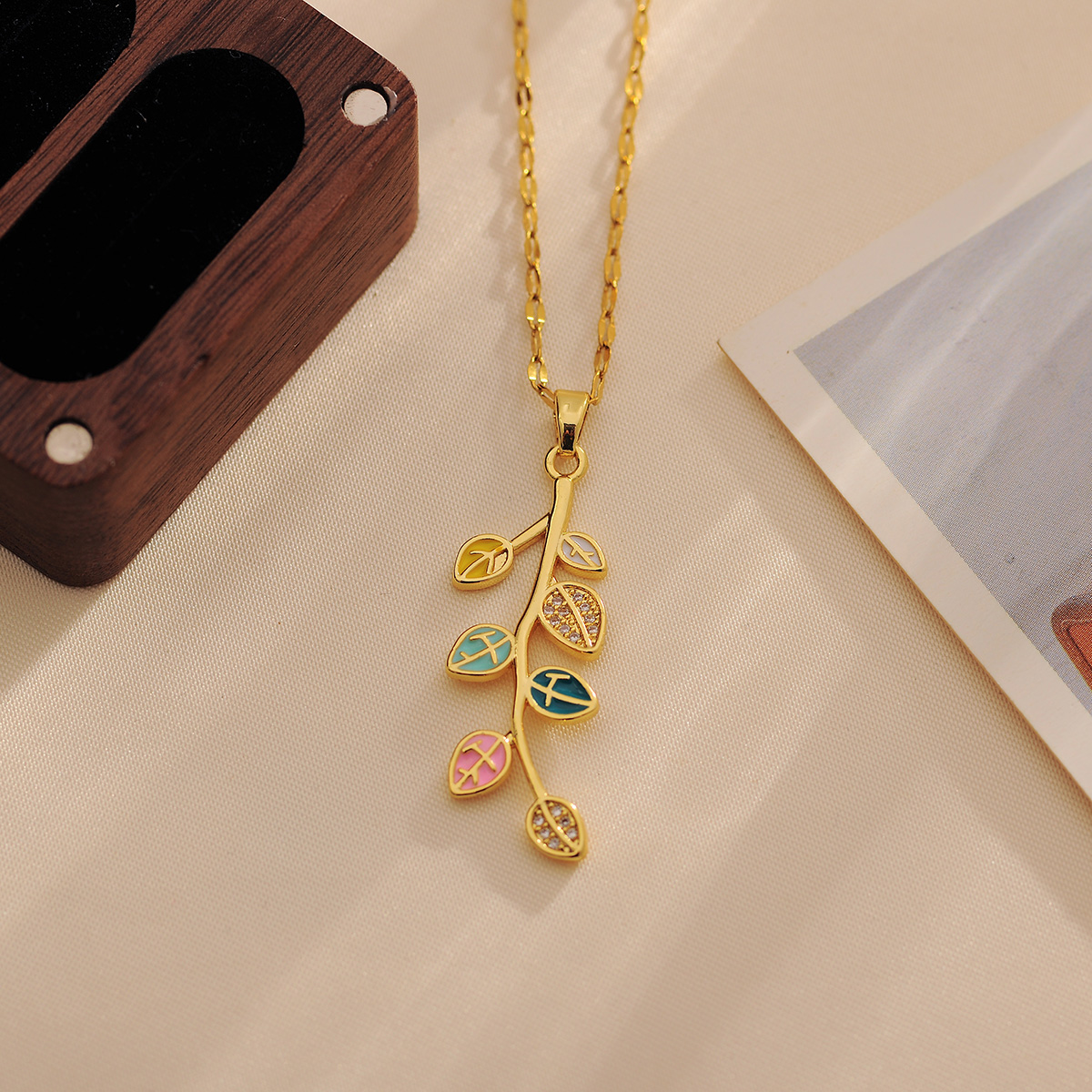 Wholesale Casual Simple Style Leaves Titanium Steel Copper Enamel Inlay 18K Gold Plated Zircon Pendant Necklace display picture 5