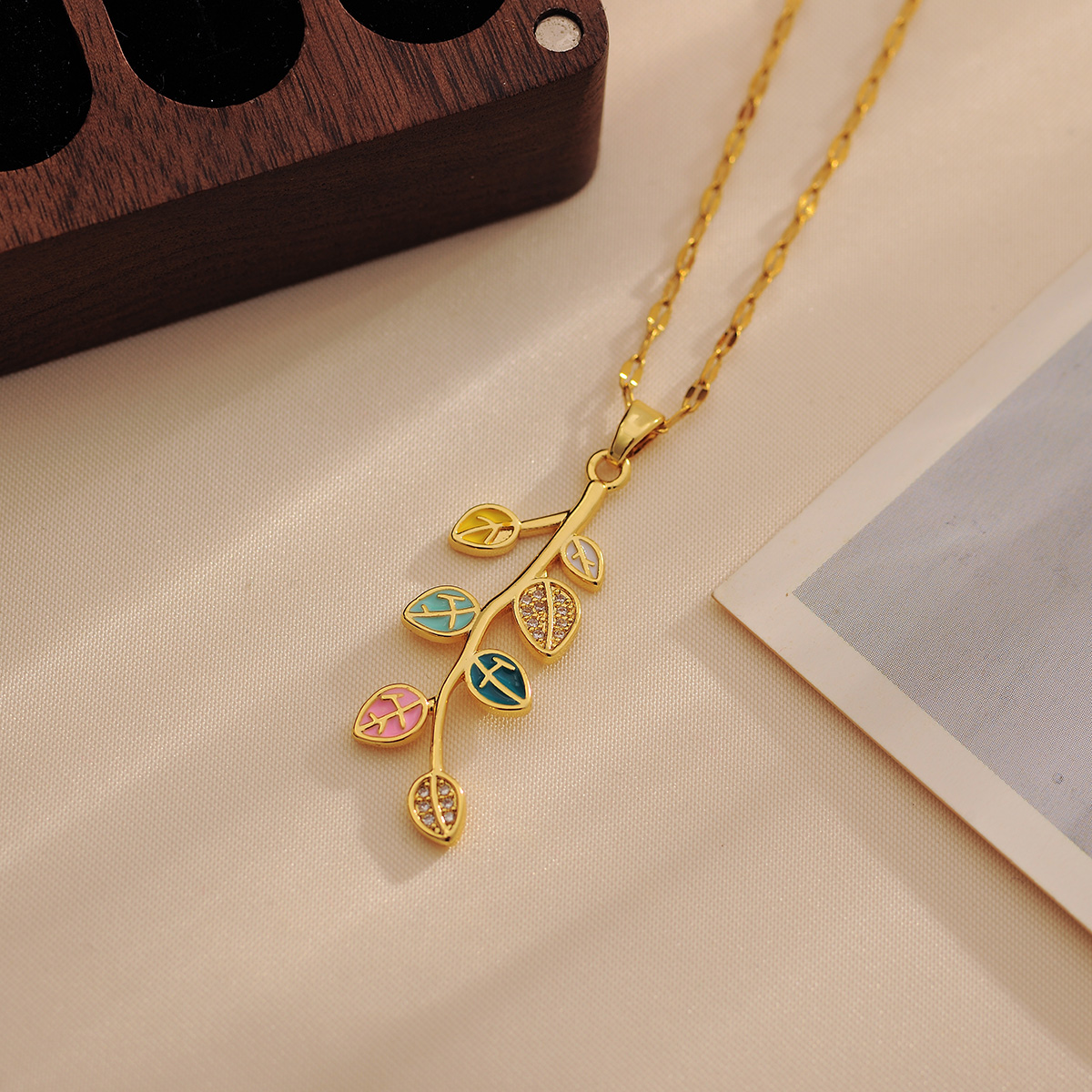 Wholesale Casual Simple Style Leaves Titanium Steel Copper Enamel Inlay 18K Gold Plated Zircon Pendant Necklace display picture 6