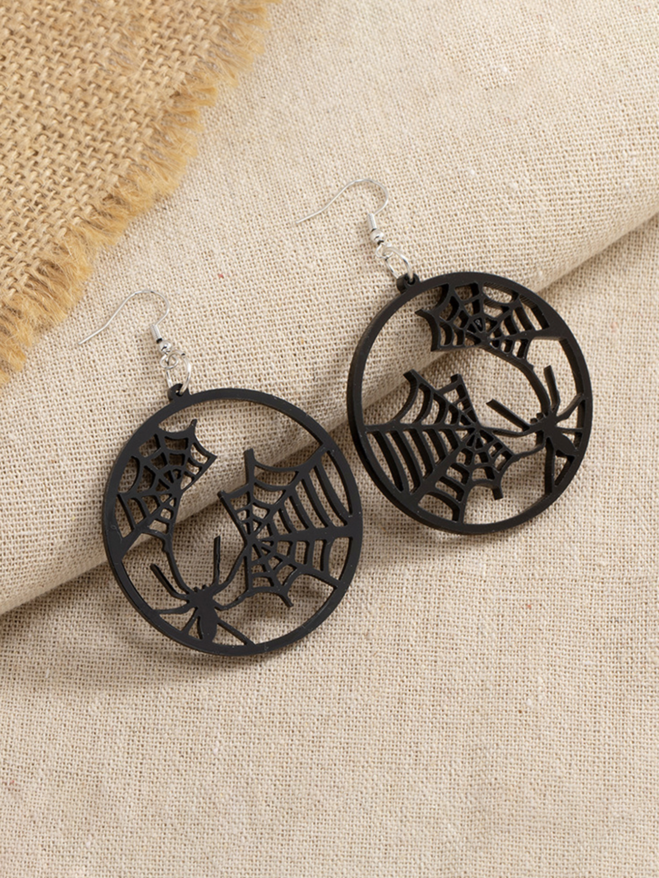 1 Pair Gothic Cool Style Cat Spider Bat Arylic Drop Earrings display picture 2