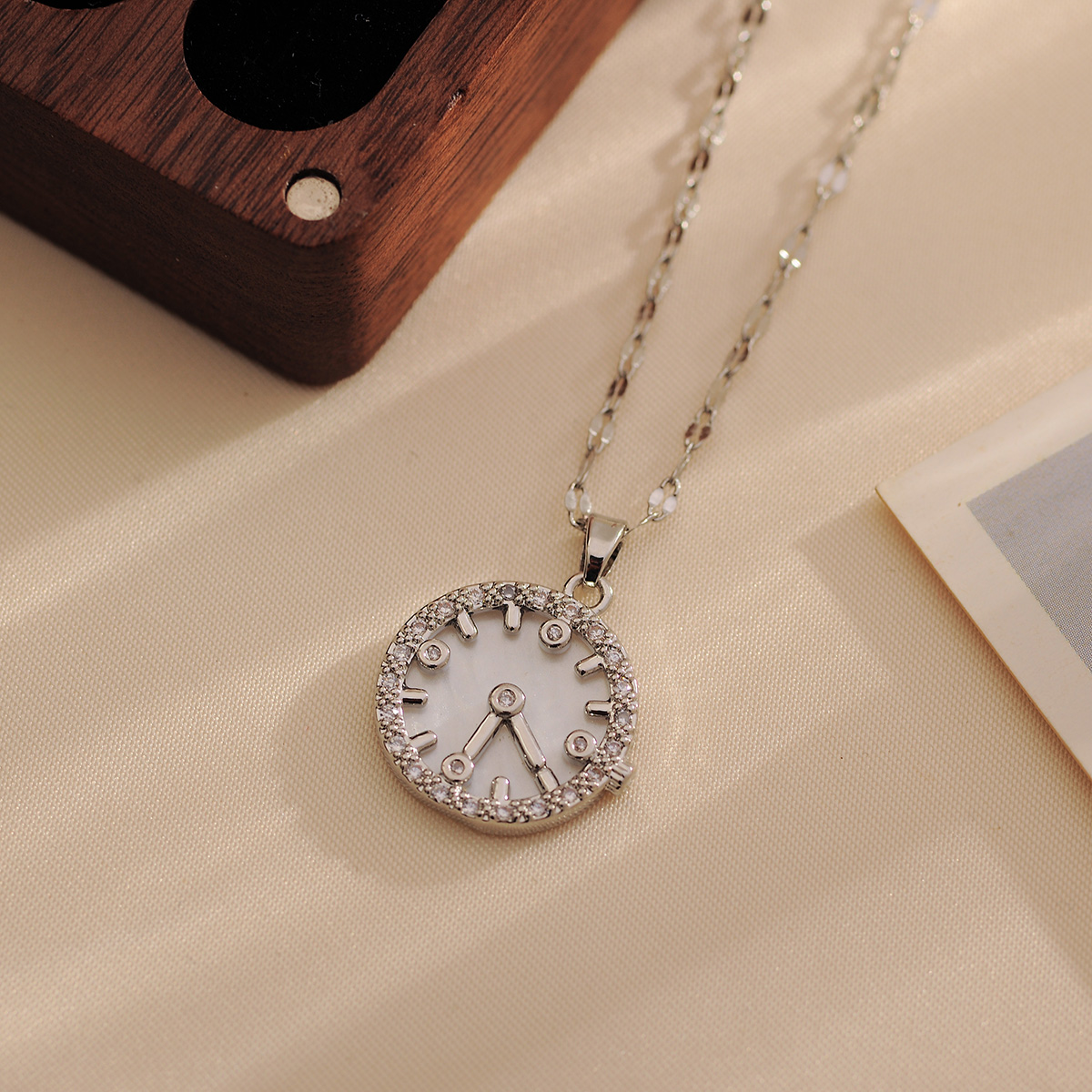 Wholesale IG Style Shiny Clock Titanium Steel Copper Inlay 18K Gold Plated Zircon Pendant Necklace display picture 2