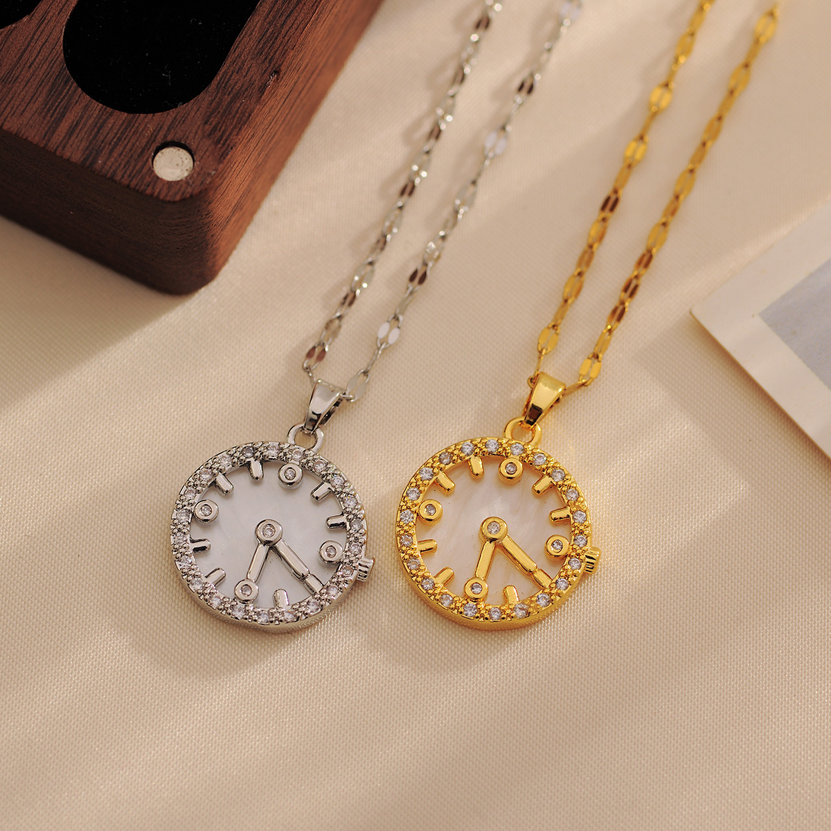 Wholesale IG Style Shiny Clock Titanium Steel Copper Inlay 18K Gold Plated Zircon Pendant Necklace display picture 4