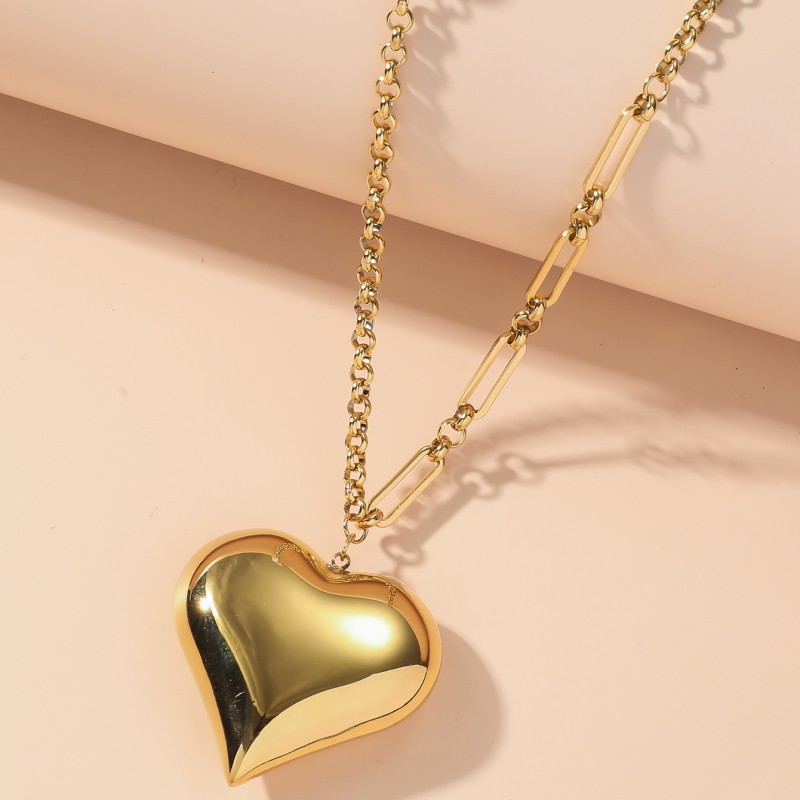 Titanium Steel 18K Gold Plated Simple Style Pearl Heart Shape Pendant Necklace Sweater Chain display picture 1