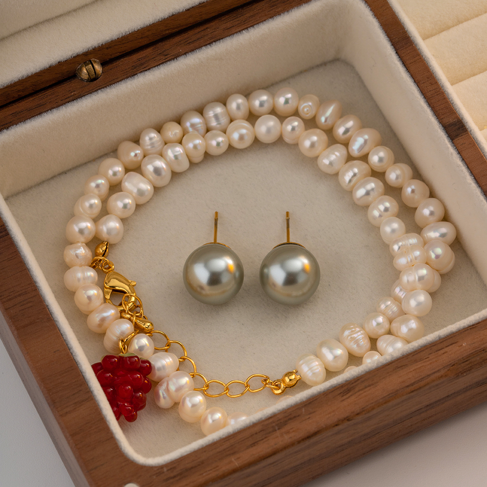 1 Paire Style IG Élégant Rond Placage Incruster Acier Inoxydable 304 Perle D'Imitation Perles Artificielles Boucles D'Oreilles display picture 5