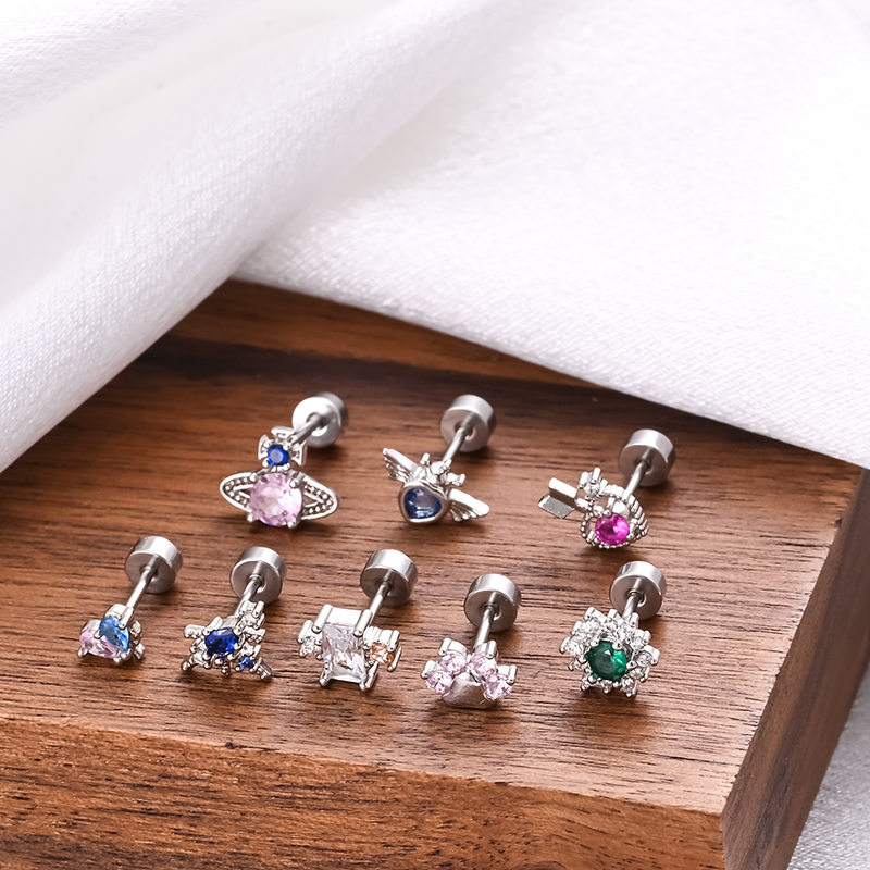 1 Piece Ear Cartilage Rings & Studs Simple Style Classic Style Heart Shape 316 Stainless Steel  Copper Polishing Inlay Diamond 18K Gold Plated Ear Cartilage Rings & Studs display picture 3