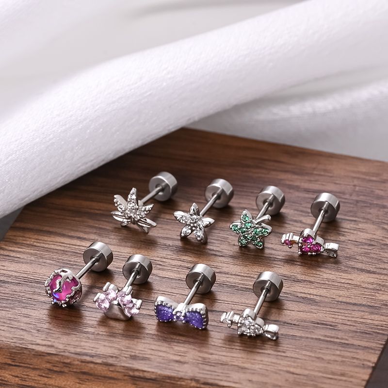 1 Piece Ear Cartilage Rings & Studs Ethnic Style Classic Style Star Leaves Heart Shape 304 Stainless Steel Copper Polishing Inlay Diamond 18K Gold Plated Ear Cartilage Rings & Studs display picture 2