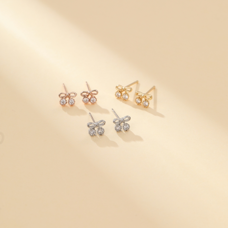 1 Pair Elegant Sweet Simple Style Cherry Hollow Out Inlay Copper Zircon Ear Studs display picture 1