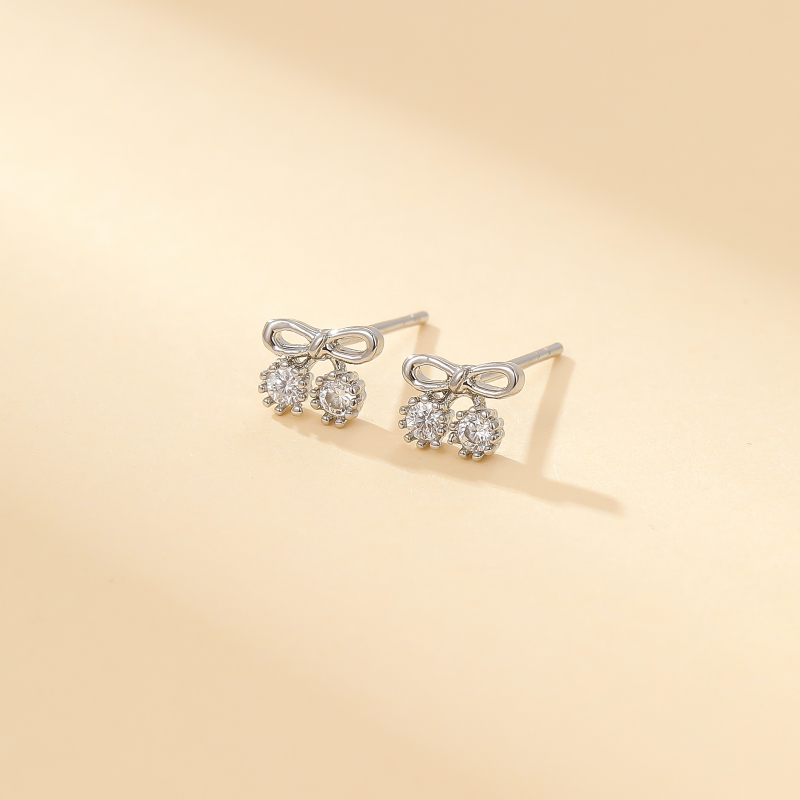 1 Pair Elegant Sweet Simple Style Cherry Hollow Out Inlay Copper Zircon Ear Studs display picture 3