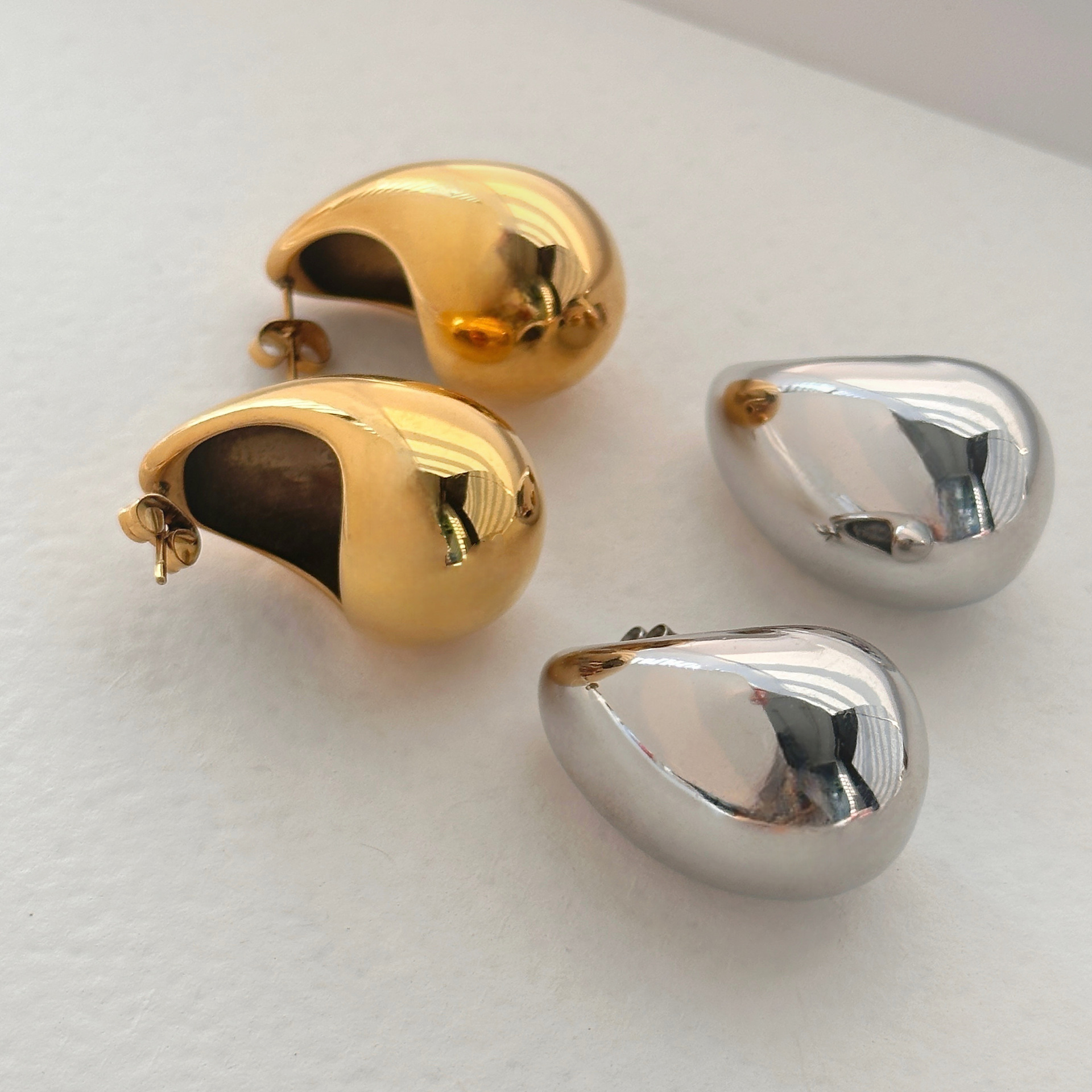 1 Pair Vintage Style Commute Water Droplets Plating 304 Stainless Steel 18K Gold Plated Ear Studs display picture 5
