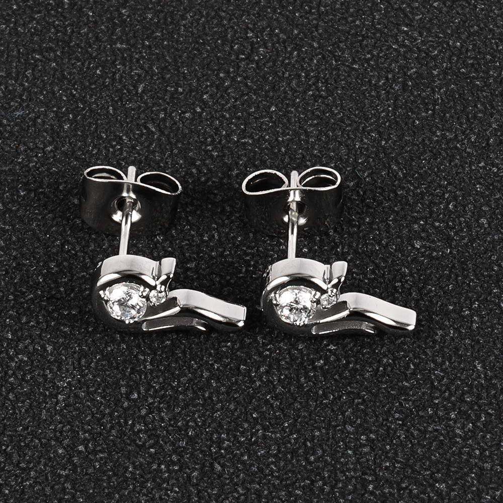 1 Pair Simple Style Classic Style Squirrel Polishing Inlay 304 Stainless Steel Zircon 18K Gold Plated Ear Studs display picture 4