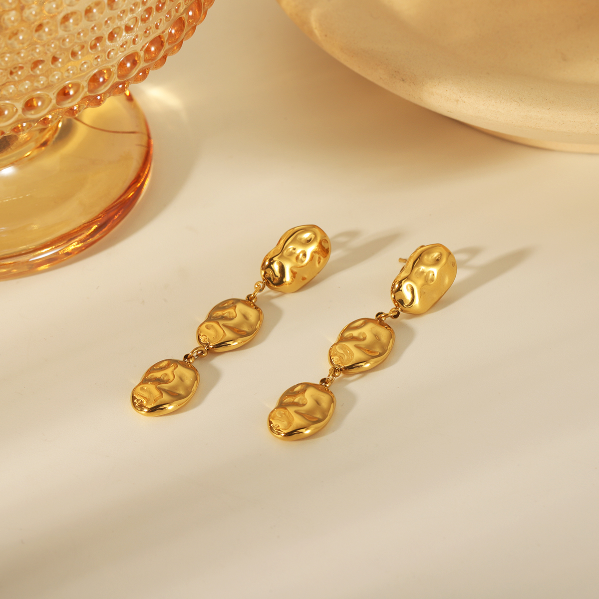 1 Pair Vintage Style Exaggerated Round Plating 304 Stainless Steel 18K Gold Plated Drop Earrings display picture 1