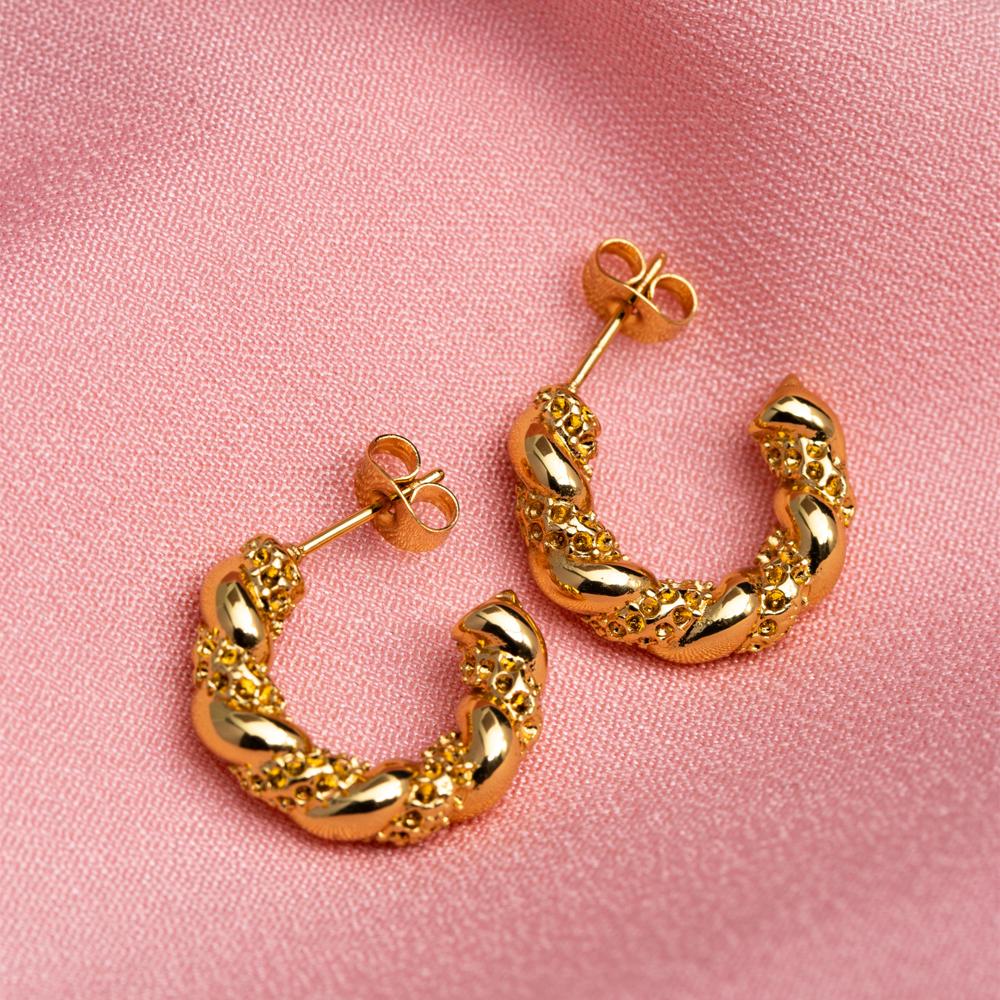 1 Pair Casual Vintage Style C Shape U Shape Geometric Plating 304 Stainless Steel 18K Gold Plated Hoop Earrings display picture 3