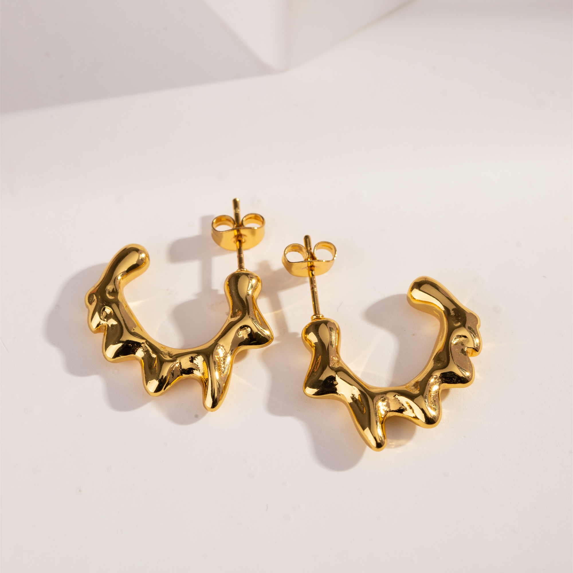 1 Pair Casual Vintage Style C Shape U Shape Geometric Plating 304 Stainless Steel 18K Gold Plated Hoop Earrings display picture 10