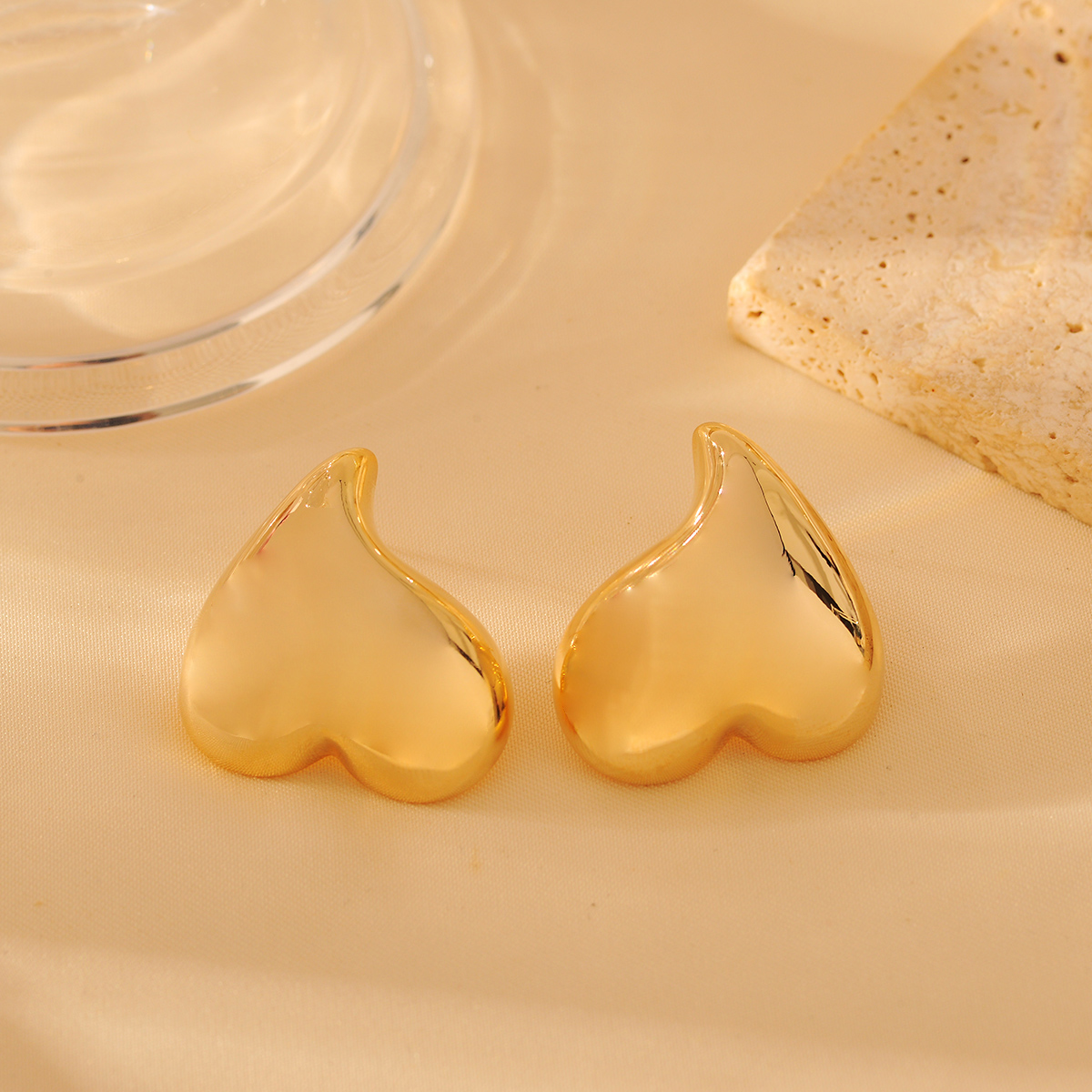 1 Pair Simple Style Classic Style Shiny Solid Color Plating Steel Copper 18K Gold Plated Ear Studs display picture 4