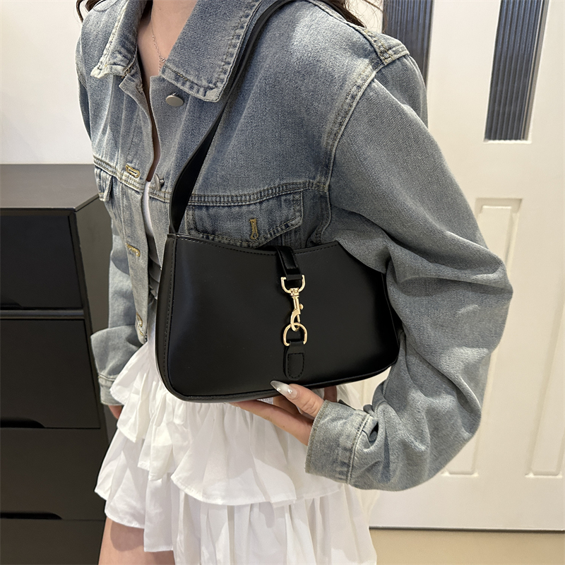 Women's Pu Leather Solid Color Vintage Style Classic Style Hook Loop Crossbody Bag display picture 9