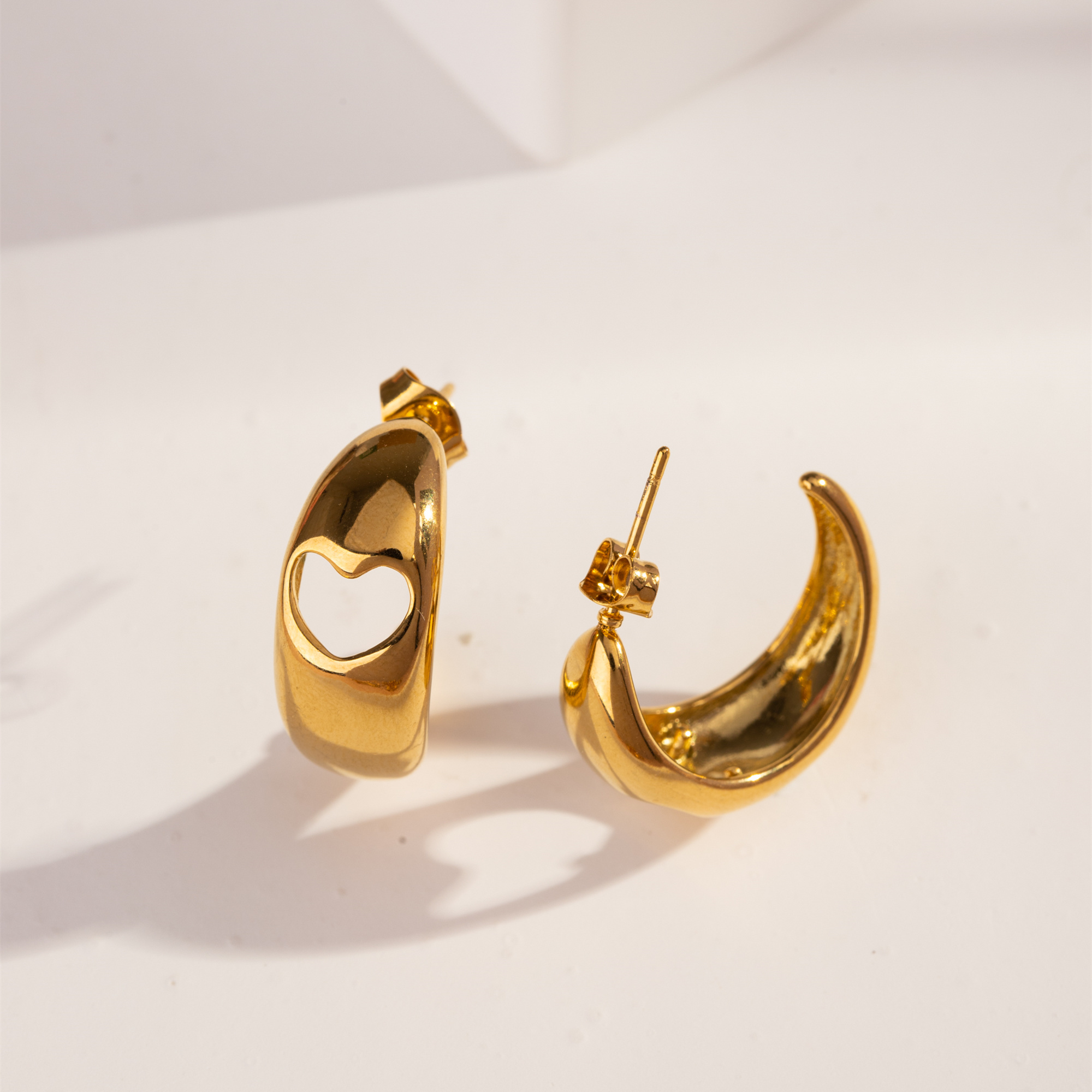 1 Pair Casual Vintage Style C Shape Geometric Heart Shape Plating 304 Stainless Steel 18K Gold Plated Ear Studs display picture 15
